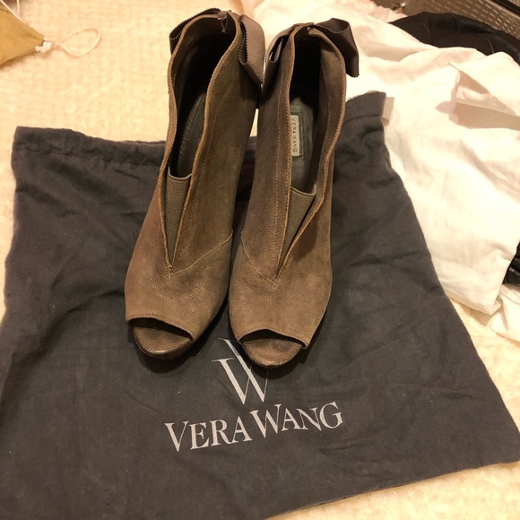 Vera Wang booties - Picture 2 of 3